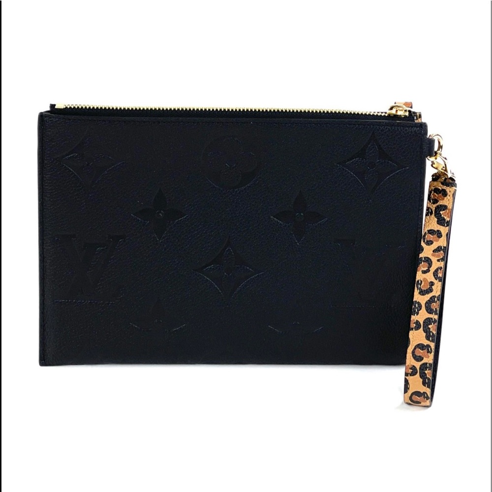 2021 LV Pochette Melanie MM from the Wild at Heart Collection.